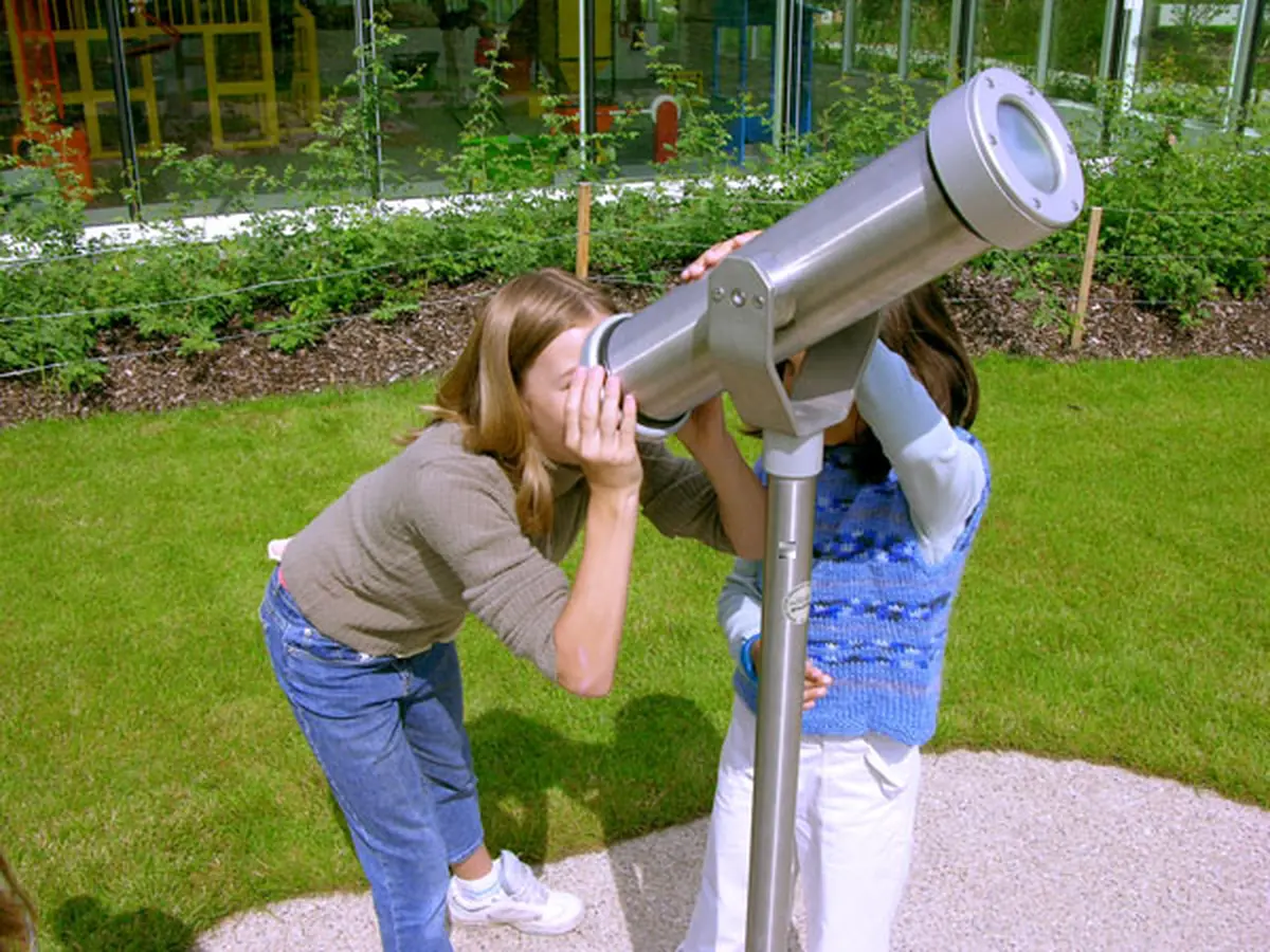 Les d&eacute;couvertes se font aussi &agrave; l&rsquo;ext&eacute;rieur du Vaisseau, sur plus de 5000m&sup2;.