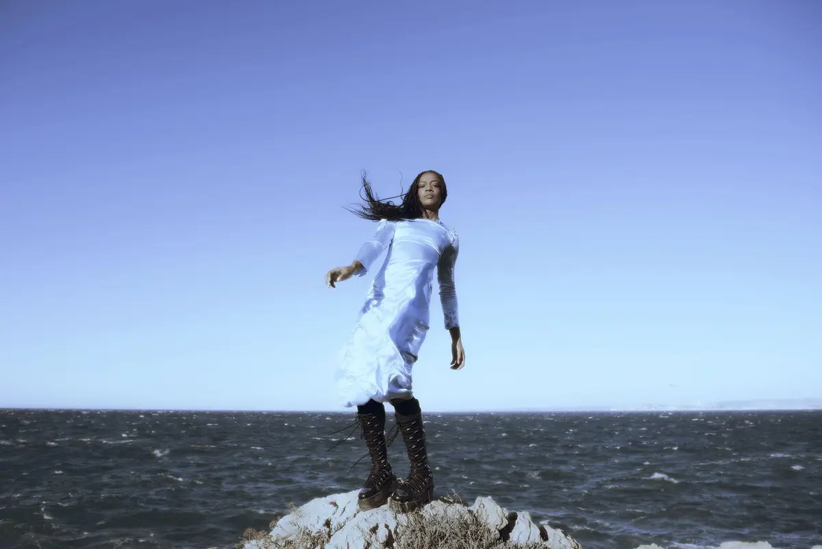 Célia Kameni - Méduse