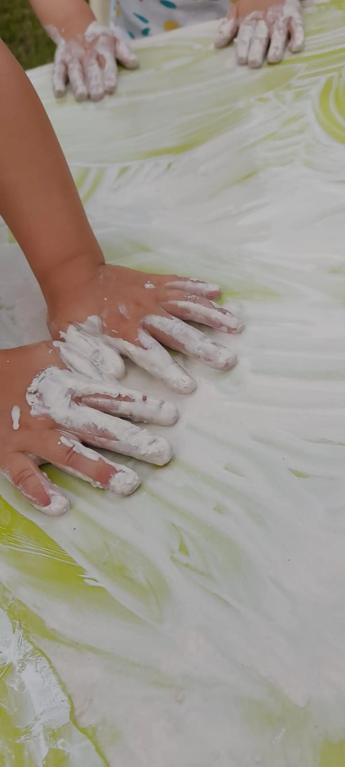 Atelier tout-petits barbotons dans la barbotine!