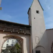 Histoire de muraille, d'eau et de tours