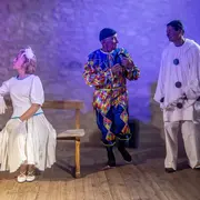 Théâtre à Cézac -46170  « À tire d'aile - Une comédie-fable pour tout public »
