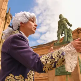 Visite nocturne en costume : Metz la royale