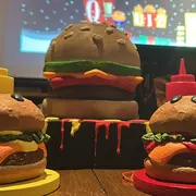 Burger quiz - L'affrontement de Pâques 