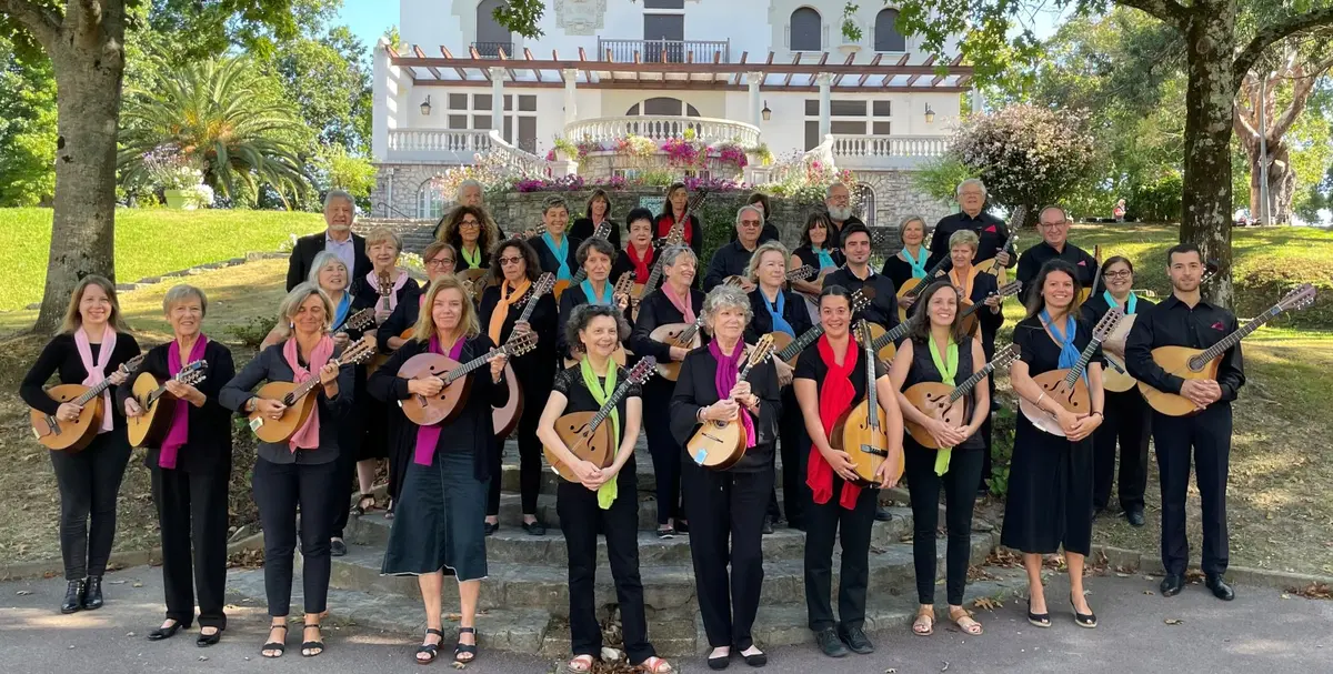 Guitares & mandolines en fête !