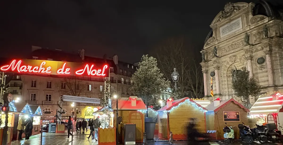 Marché de Noël Place Saint Michel by Les Marchés Cordonnier