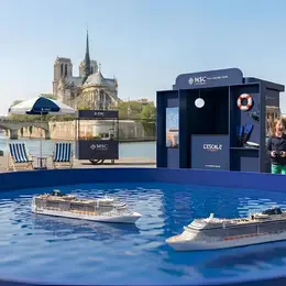 Des mini-navires à piloter pour les enfants au bord de Seine avec MSC Croisières