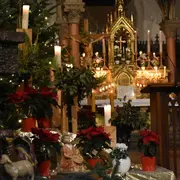Conte des enfants et messe de minuit traditionnelle