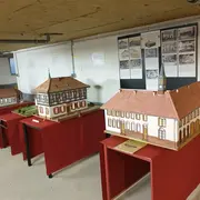 Découverte des maquettes historiques de la commune de Schweighouse sur Moder