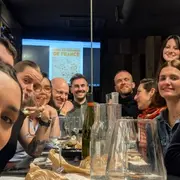 Atelier dégustation de vin par déjeunons sur l'herbe au QG