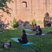Yoga doux au château de Wangenbourg
