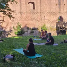 Yoga doux au château de Wangenbourg