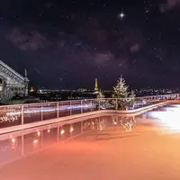 La patinoire sur le toit des Galeries Lafayette Paris Haussmann 2025/2026 &copy; Galeries Lafayette Paris Haussmann