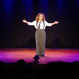 Karine Dubernet dans Carabistouilles • Cannes