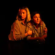 Sœurs, pièce de théâtre improvisée - humour et émotions 