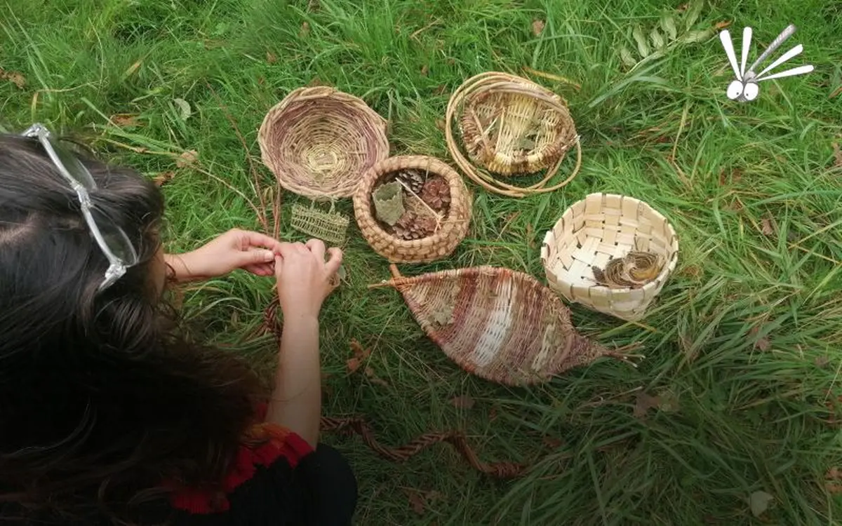 Atelier vannerie sauvage : panier sur arceau