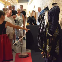 Visite guidée  « Costumes et Images d’Alsace, se vêtir en pays de Hanau »