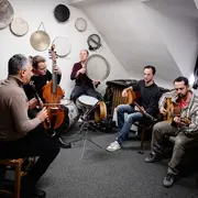 Les Oiseaux et la Terre - Barish Ayhan et les itinérants