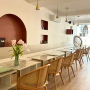 Création d’une paire de boucles d’oreilles en fleurs séchées et stabilisées