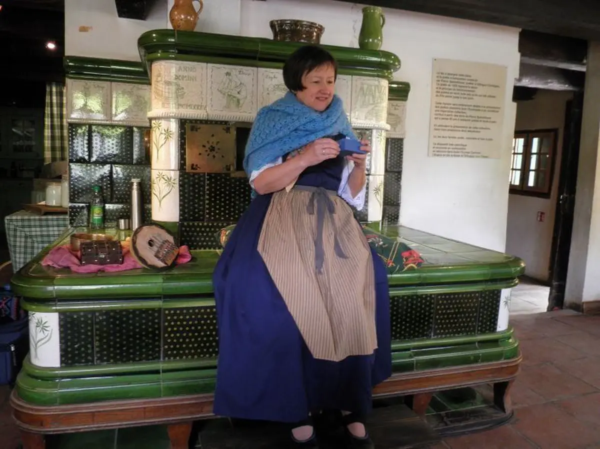 Geneviève, conteuse à l'Ecomusée