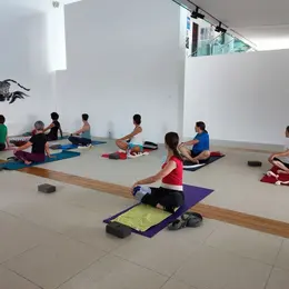 Yoga au centre d'art 