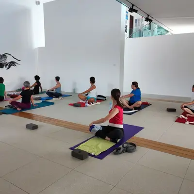 Yoga au centre d'art 