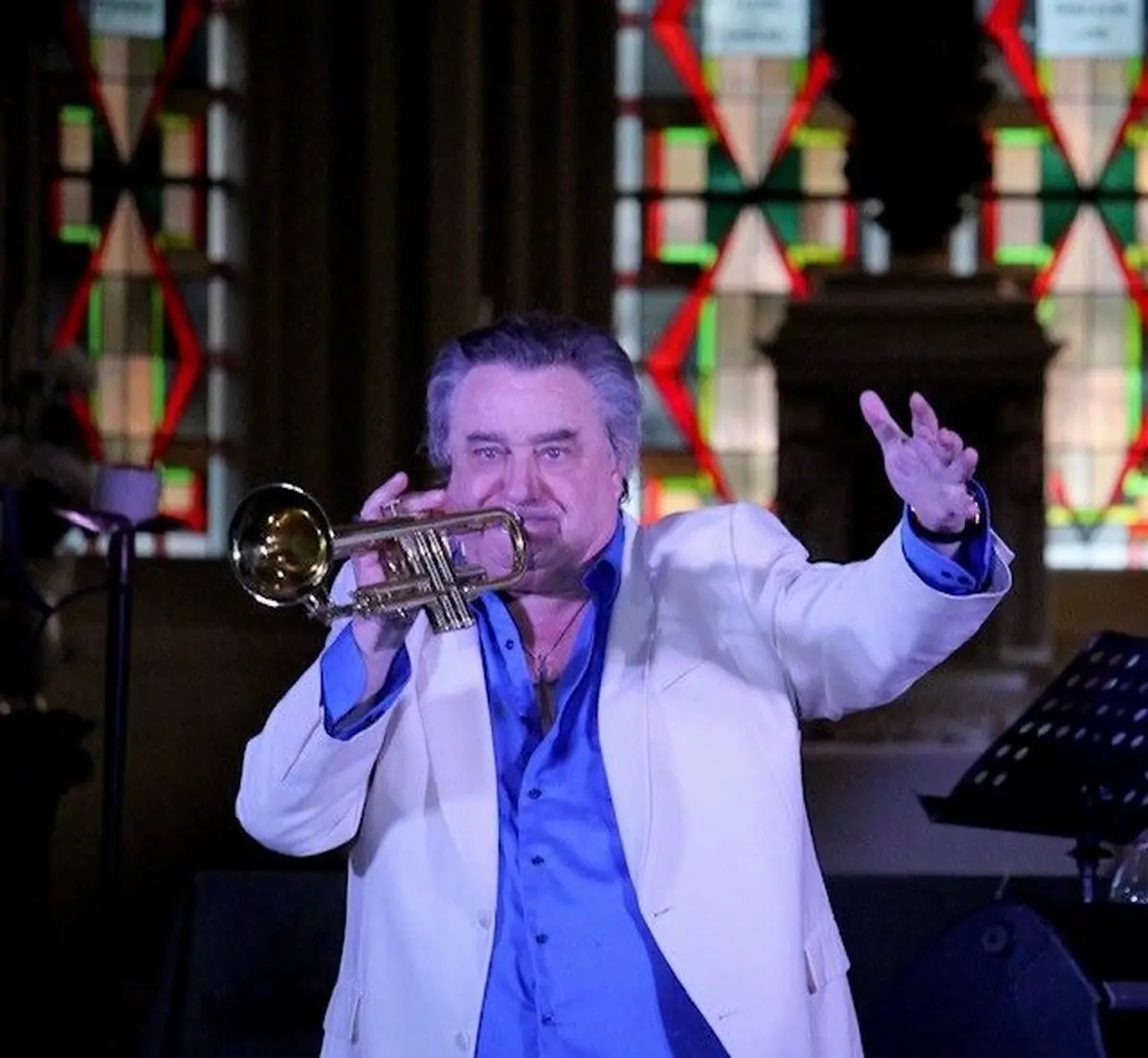 Jean-Claude BORELLY et sa trompette d'Or.