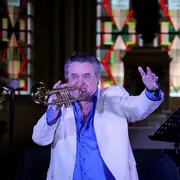 Jean-Claude BORELLY et sa trompette d'Or.