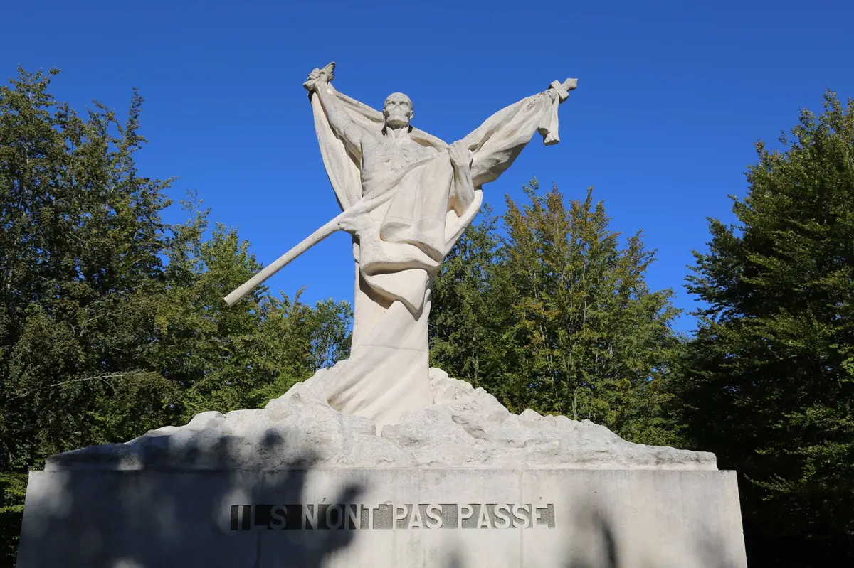 Visite guidée du Champ de Bataille de Verdun en Voiture - Morthomme