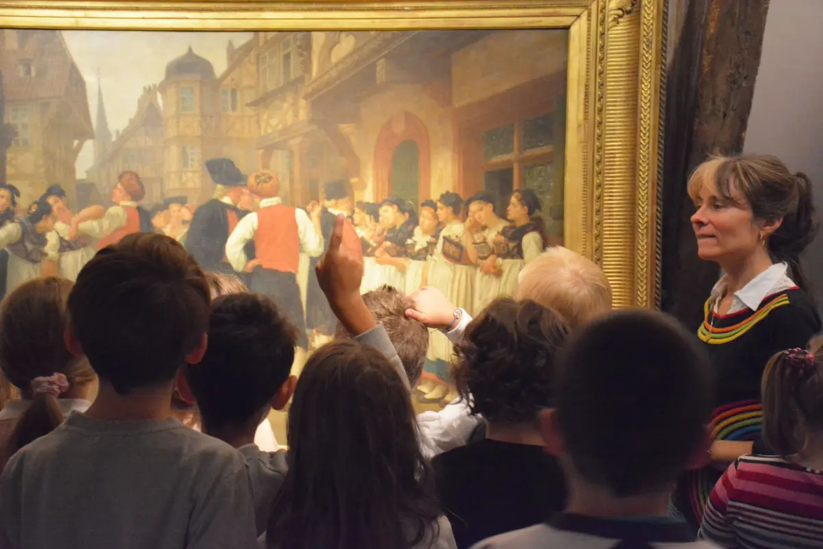 Visite contée de l’exposition « Des costumes hauts en couleur »