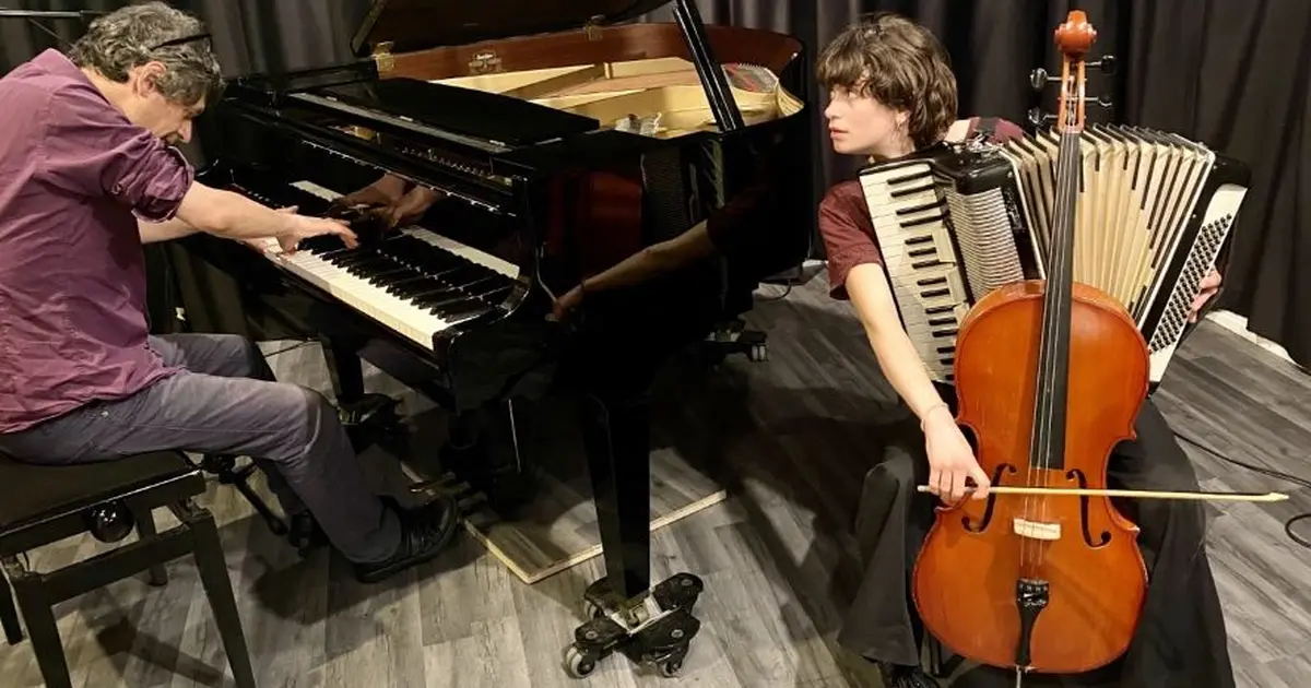 Récital dé-Piano-té (Spectacle pianistique + théâtre, vidéo et danse)