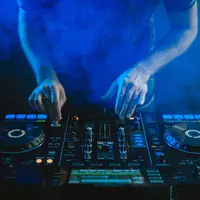 Skate Your Sound & DJ  &copy; freepik