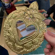 Atelier ENFANT :  Une nuit, une œuvre : suspensions célestes en métal repoussé 