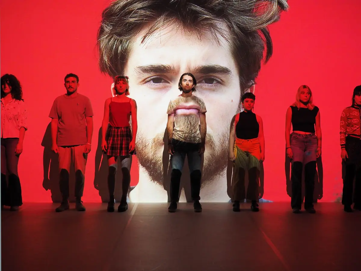 Entrée des artistes - Madani Compagnie