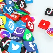 Identité(s) - Table ronde : Une jeunesse sur les réseaux sociaux