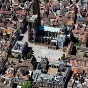 Visite guidée: Place du château avec interprétation en langue des signes 