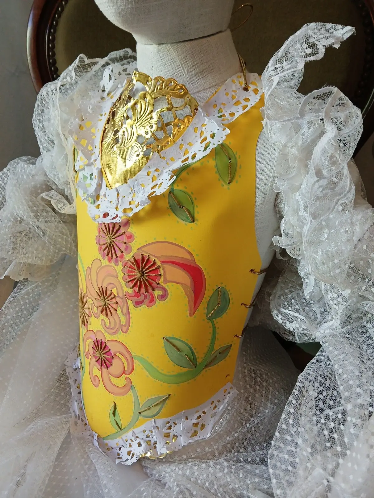 Autour du costume : dessin et broderie