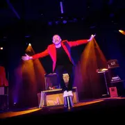 S. Delsaut et son spectacle Hasard et contretemps au Cinevox Theatre d'Avignon