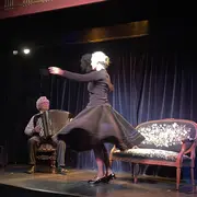 Herbe sauvage à l'ombre du dédain : hommage à Marianne Oswald