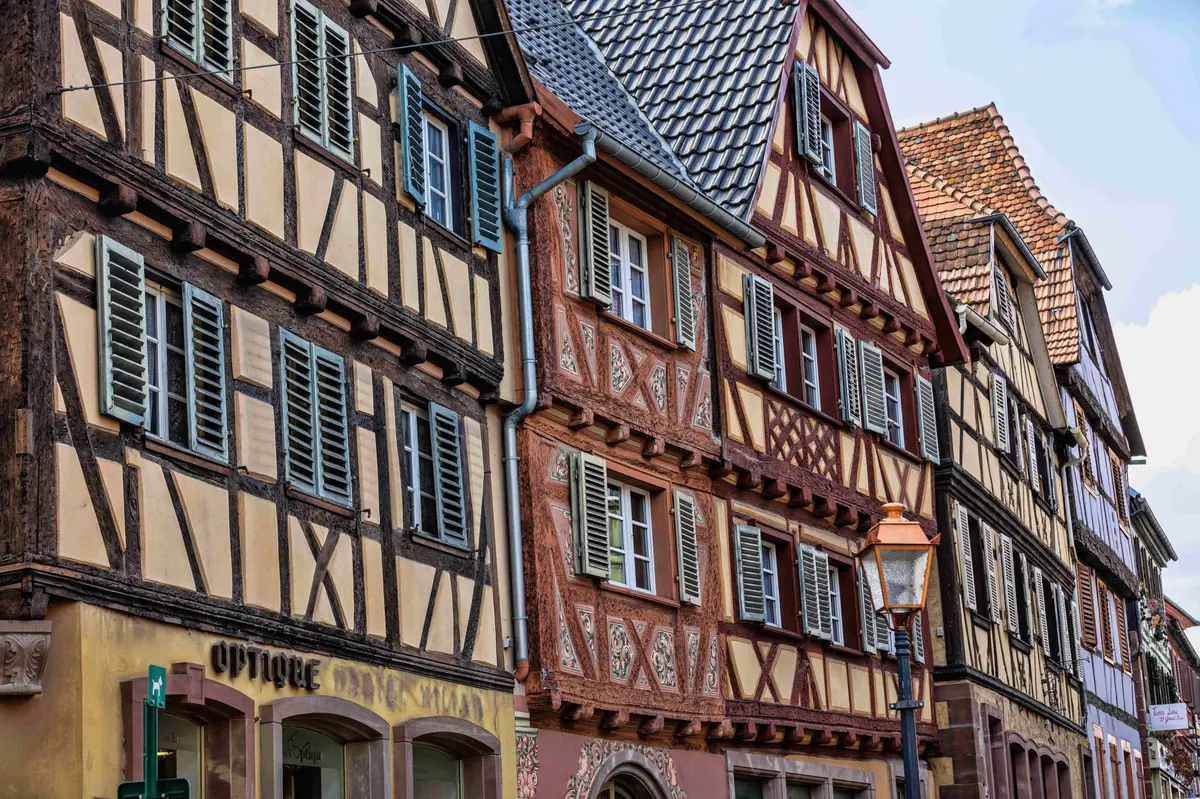 Visite guidée « À la découverte des emblèmes des métiers d’autrefois »