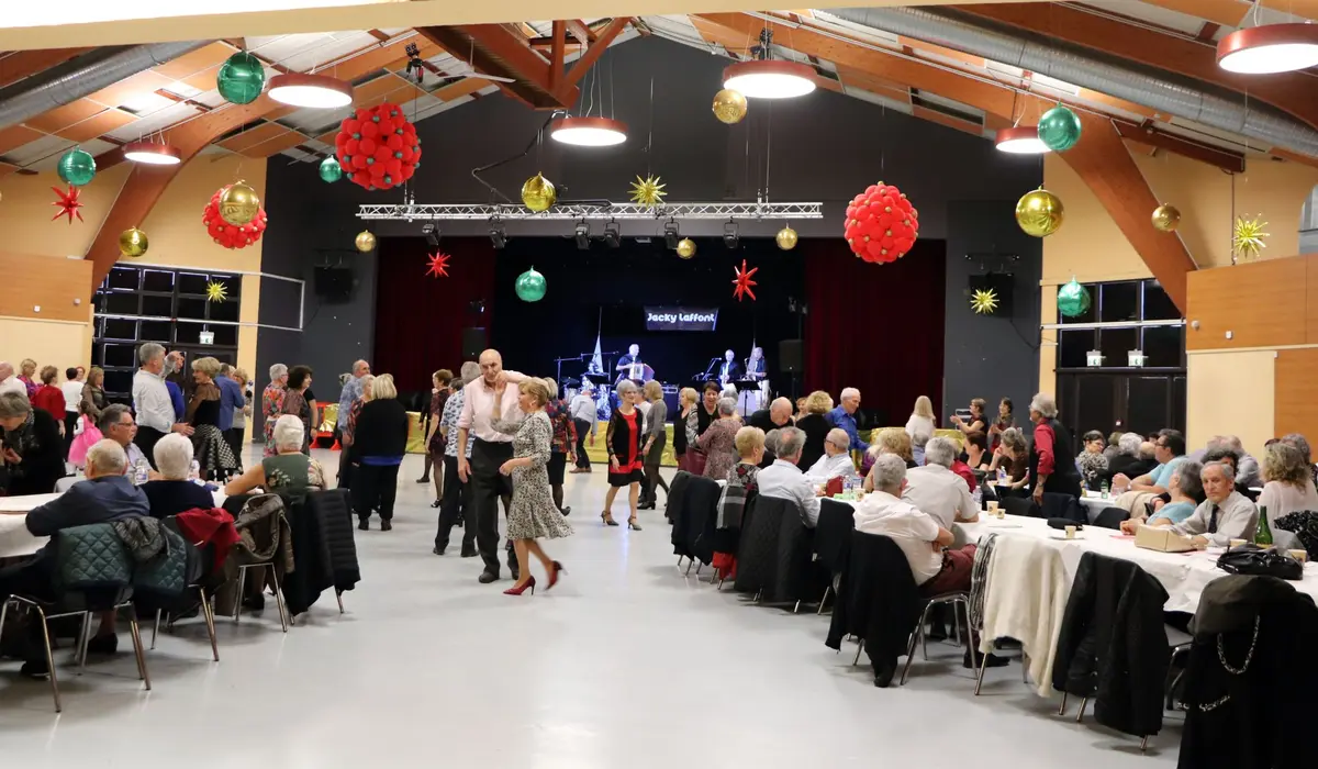 Bal musette avec l'orchestre Sergio