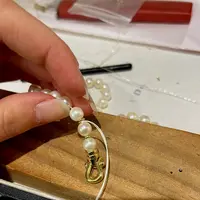 Cours : perles de culture avec noeuds sur soie &copy; Christine Froehly