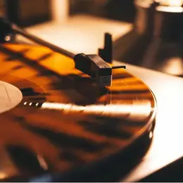 HAPPY FRIDAY - Bar à vinyles et jeux de société 