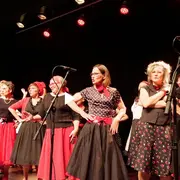 Dorli'sings et la chorale Amade