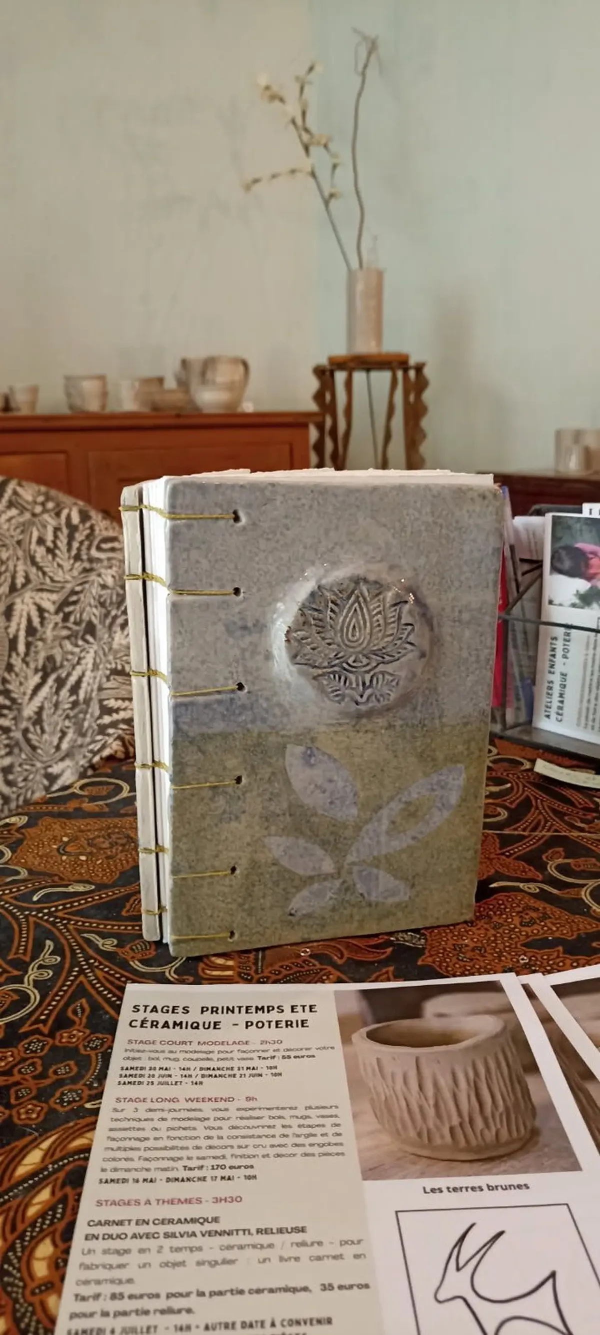 Fabrication d'un carnet en céramique - en duo avec Silvia Vennitti, relieuse 
