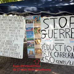 @Urtica artiste imparfait politiquement qui osa peindre Macron                  