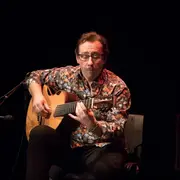 Chanson française avec Alban Schäfer dans un monument historique à Orléans