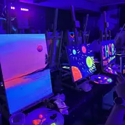 Neon Paint : peindre dans le noir 