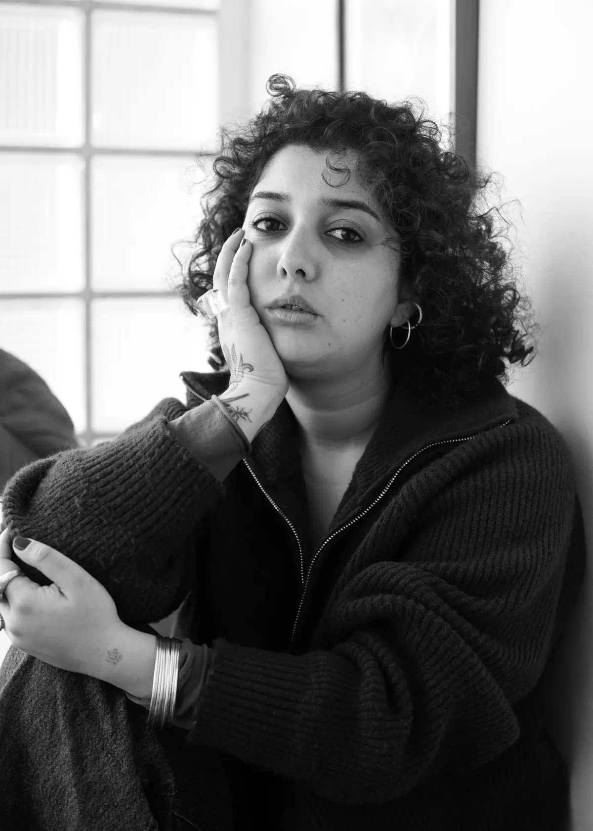Performance de la poétesse et plasticienne Kmar Douagi / Chantier poétique