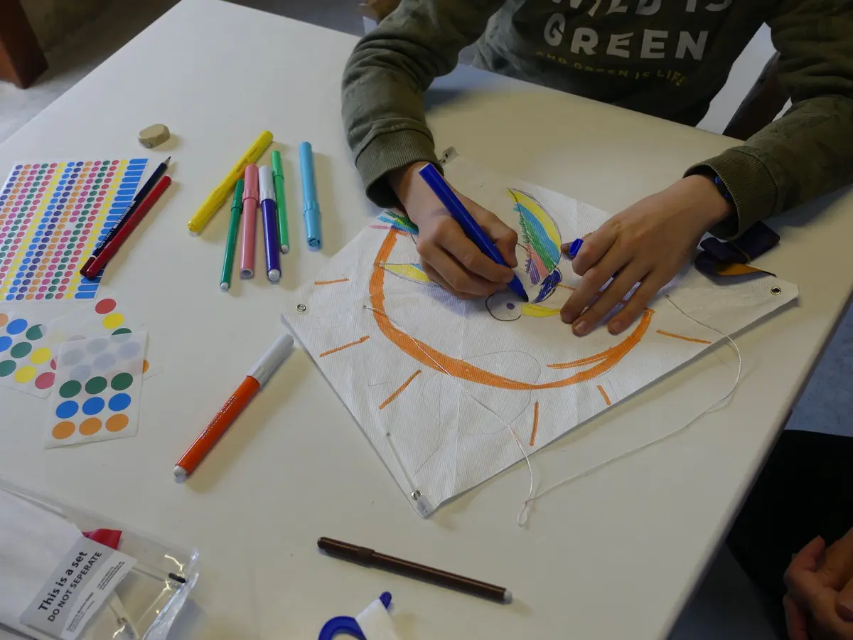 Confection d'un cerf-volant