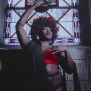 Madame Arthur Enflamme...